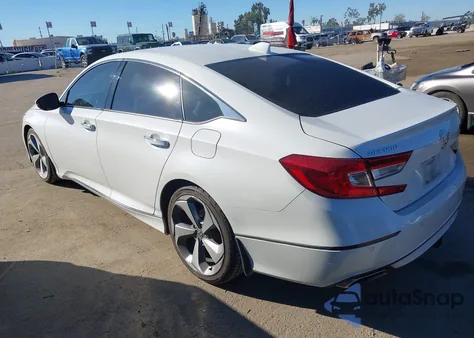 2018 Honda Accord Touring z USA, uszkodzony, nr VIN 1HGCV1F90JA045706